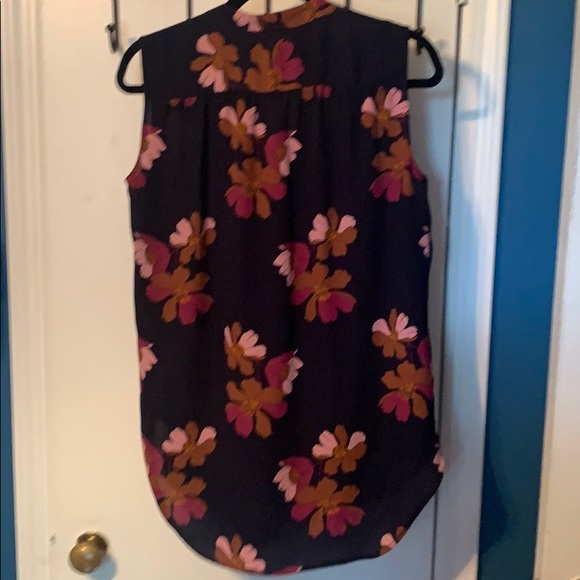 LOFT sleeveless blouse - Picture 6 of 6